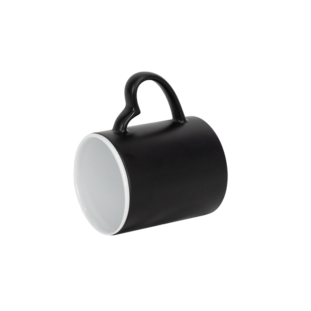 Caneca Mágica Interno Branco Alça Coração Preto Fosco  325ml